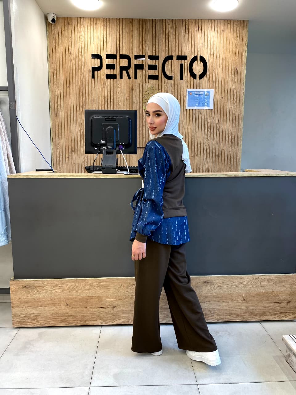 Suit blend jeans with belt